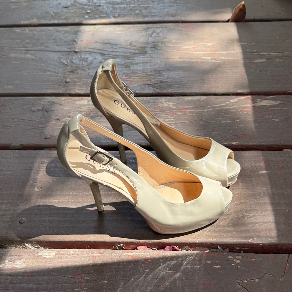 Guess Cream Peep-Toe Heels
